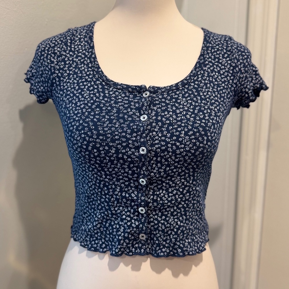 Brandy Melville J. Galt Zelly Ruffle Navy Floral Crop Top | Size OS‎ (XS/S)